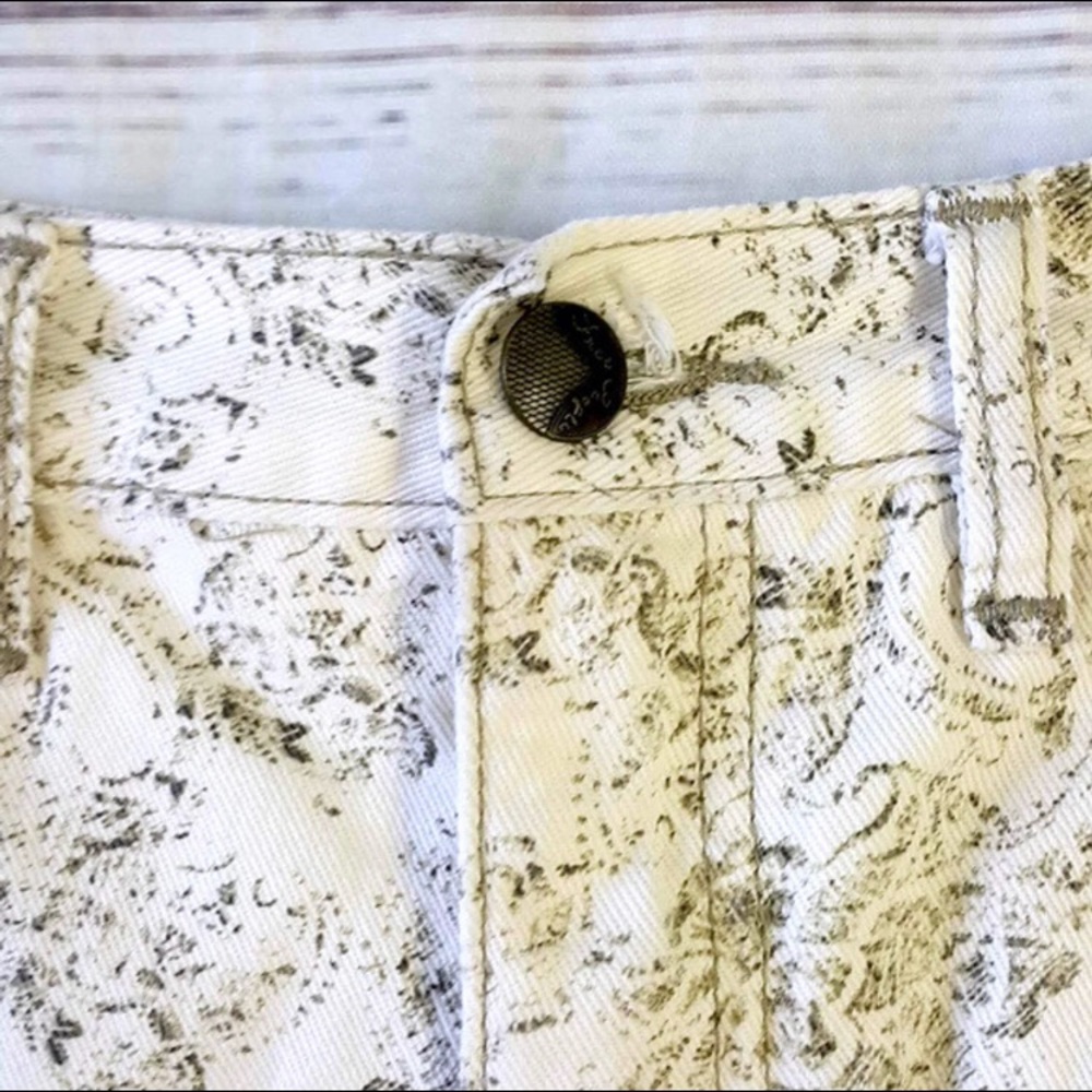 Free People shorts - Picture 2 of 2